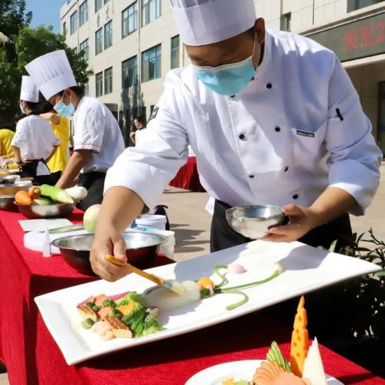 2022年淄博市职业教育活动周暨“中银杯”第十三届职业(技工)院校技能大赛开幕式在淄博机电工程学校隆重举行 2022年淄博市职业教育活动周暨“中银杯”第十三届职业(技工)院校技能大赛开幕式在淄博机电工程学校隆重举行